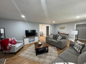 Rustic Retreat Less Than 5 miles to Downtown Knox